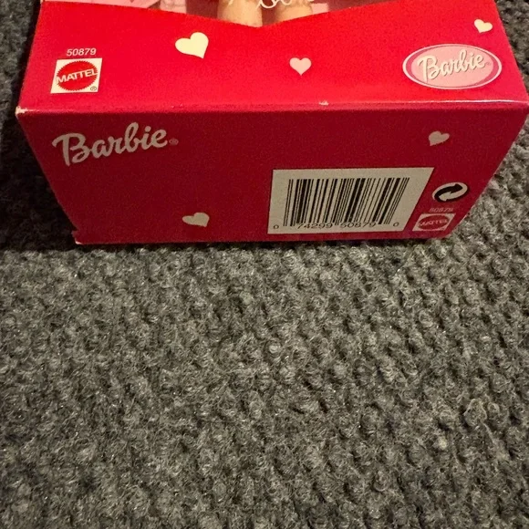 Barbie Valentine Wishes Doll 2001 - Picture 3 of 4